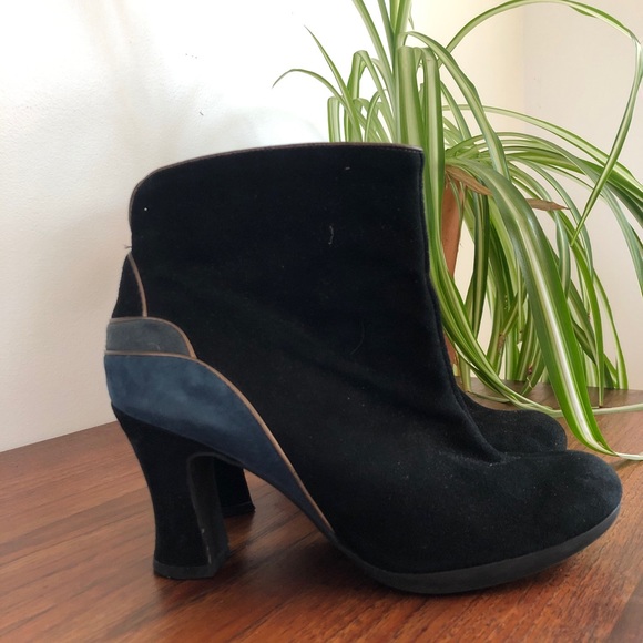 Clarks Suede booties - Picture 1 of 6